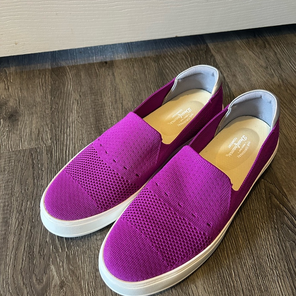 NWOT Dearfoams Purple Women's Sneakers